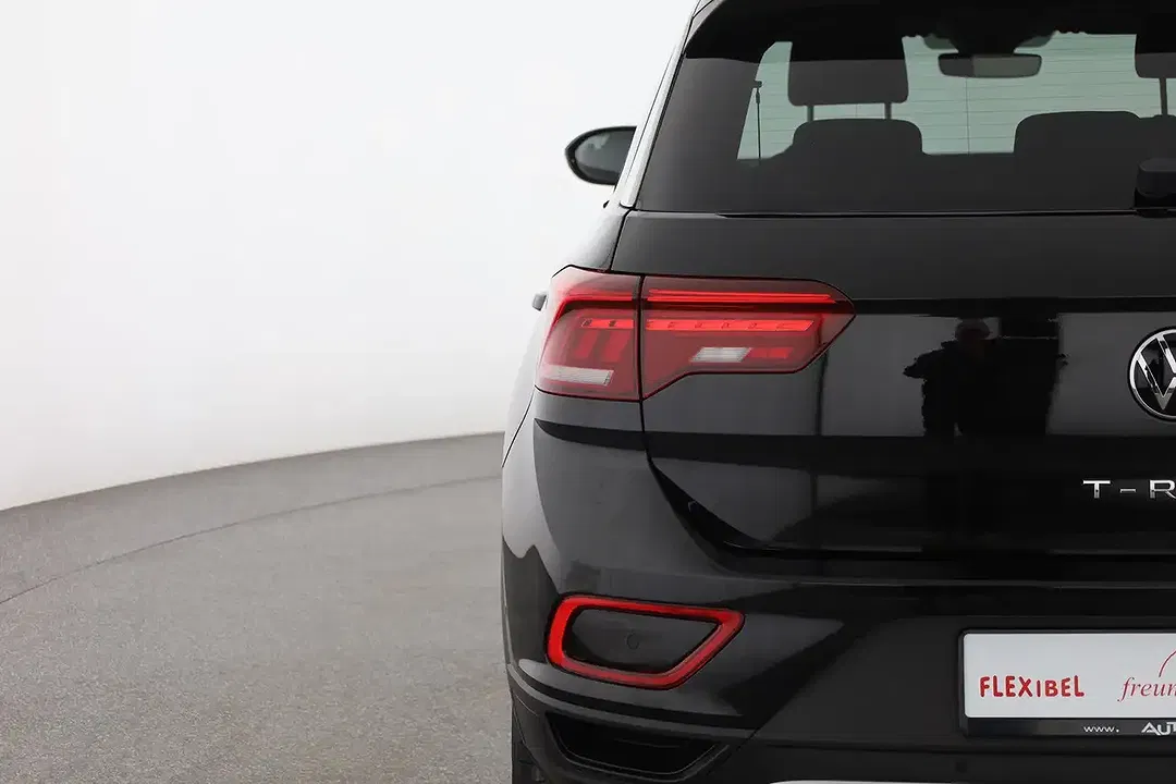 Volkswagen T-Roc - Thumbnail 27