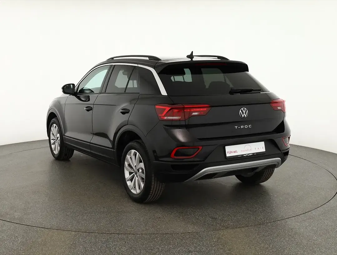 Volkswagen T-Roc - Thumbnail 2