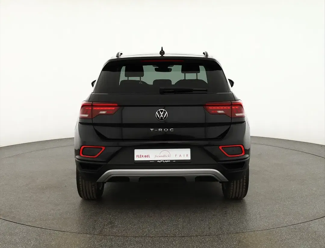 Volkswagen T-Roc - Thumbnail 3