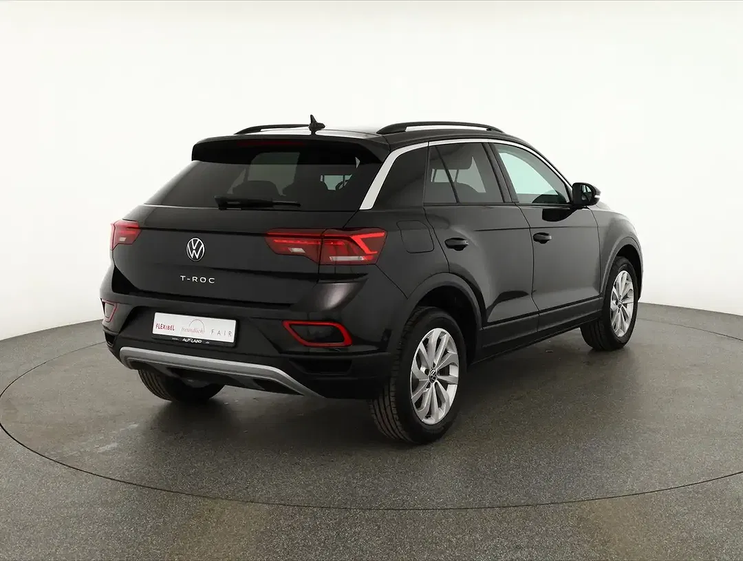 Volkswagen T-Roc - Thumbnail 4