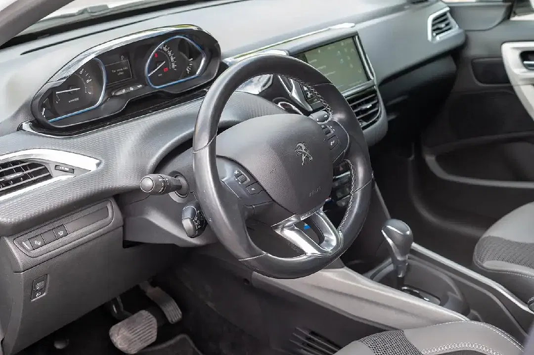 Peugeot 2008 - Thumbnail 10