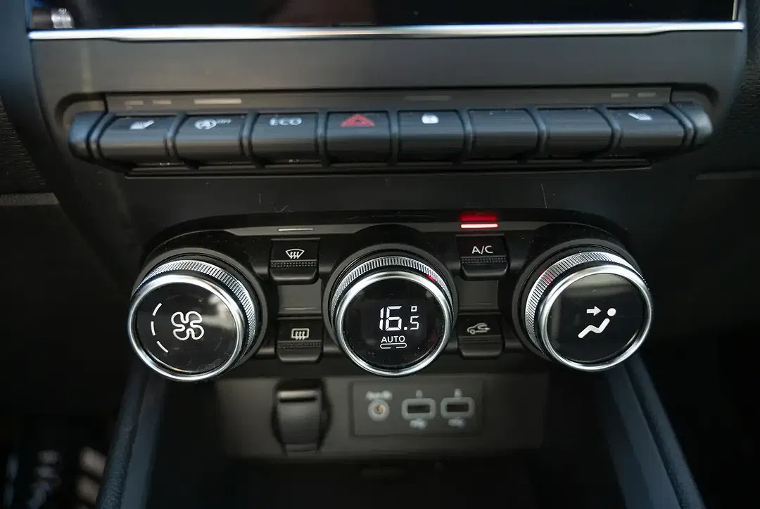 Renault Clio - Thumbnail 8