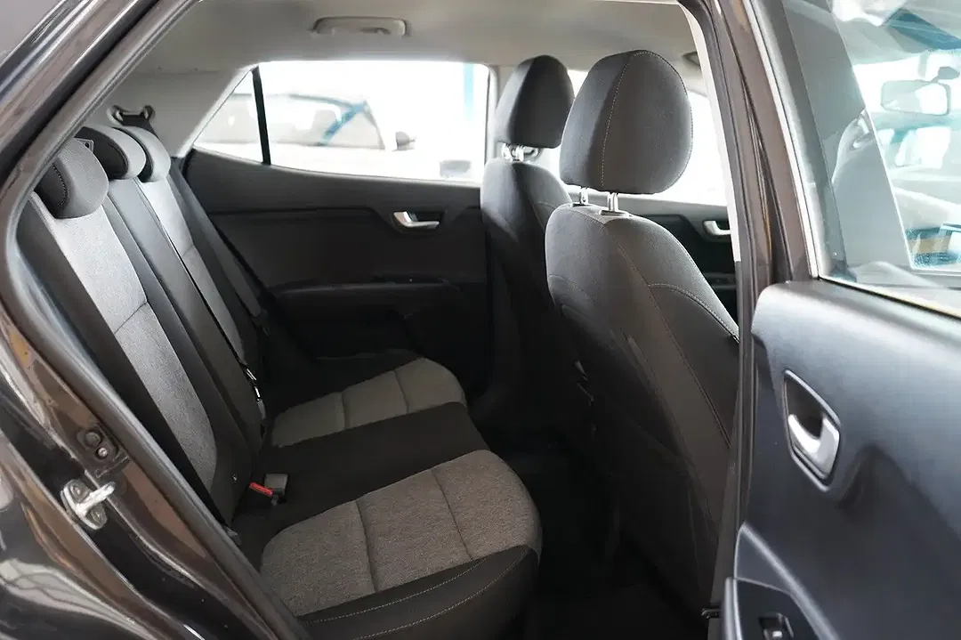Kia Stonic - Thumbnail 11