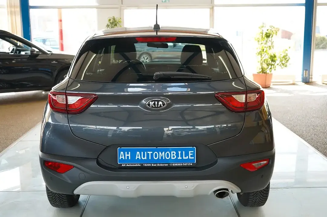 Kia Stonic - Thumbnail 4