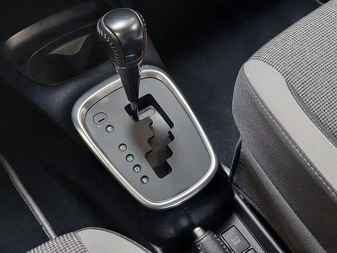 Toyota Yaris - Thumbnail 12