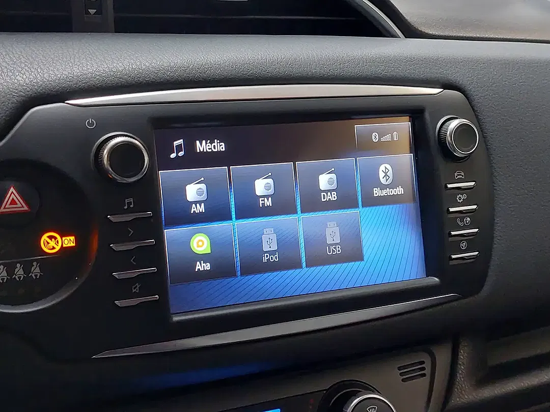 Toyota Yaris - Thumbnail 15