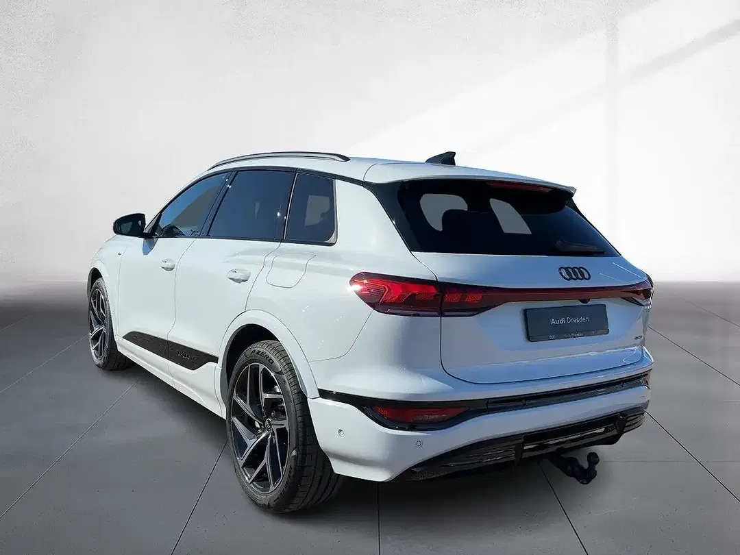 Audi Q6 e-tron - Thumbnail 2