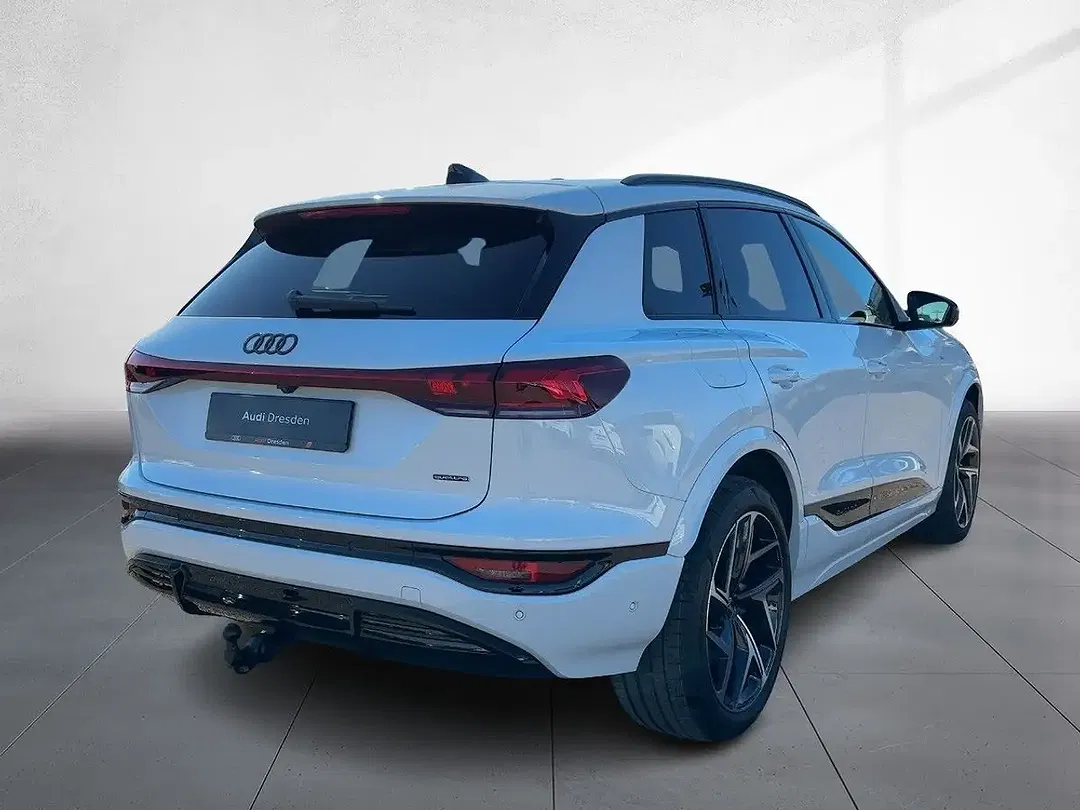 Audi Q6 e-tron - Thumbnail 3