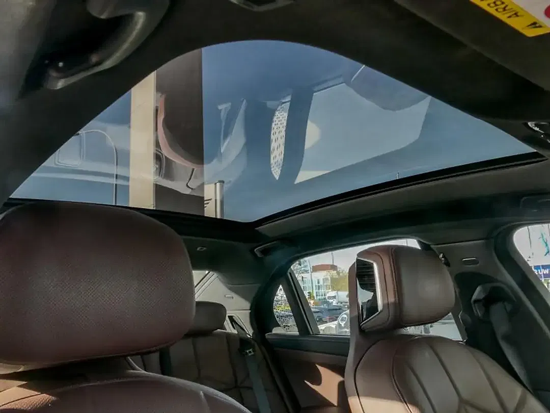 BMW i7 - Thumbnail 12