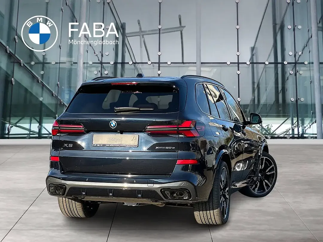BMW X5 - Thumbnail 2