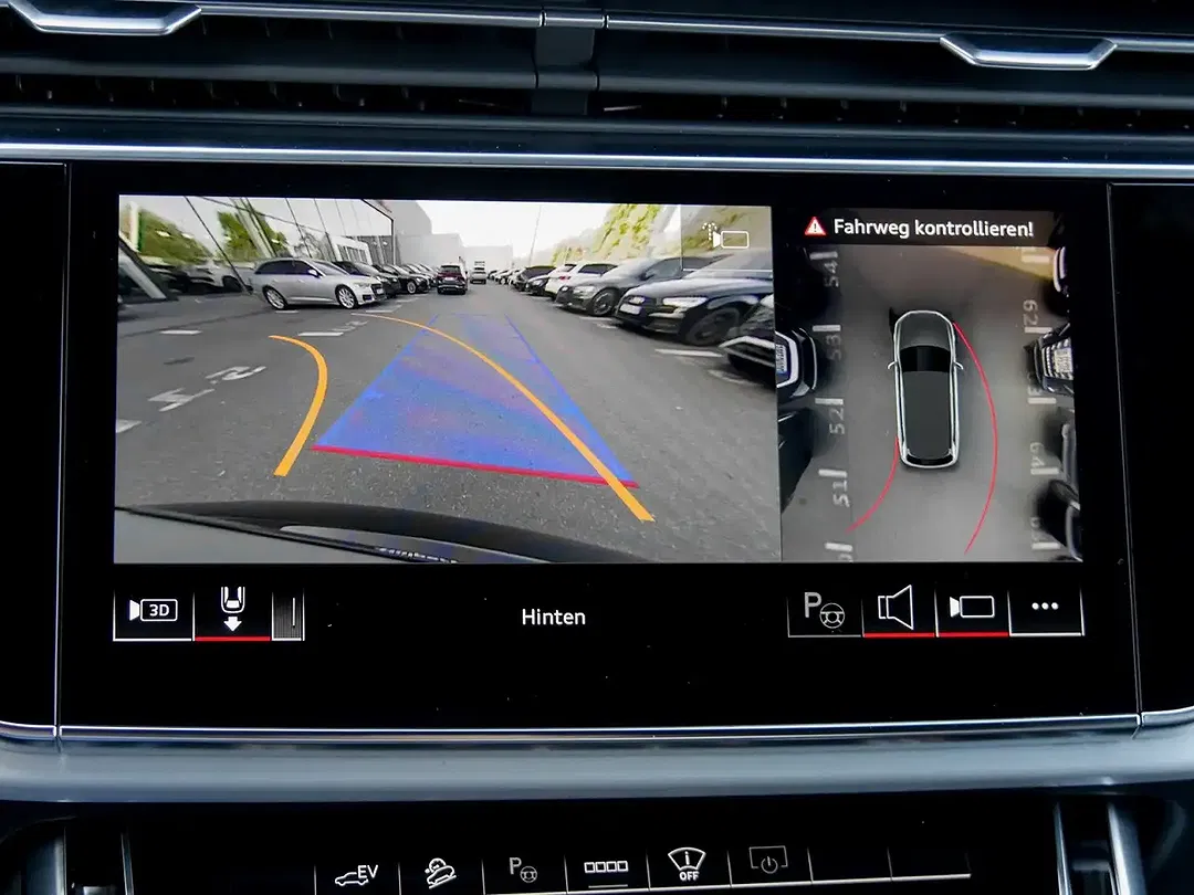 Audi Q7 - Thumbnail 10