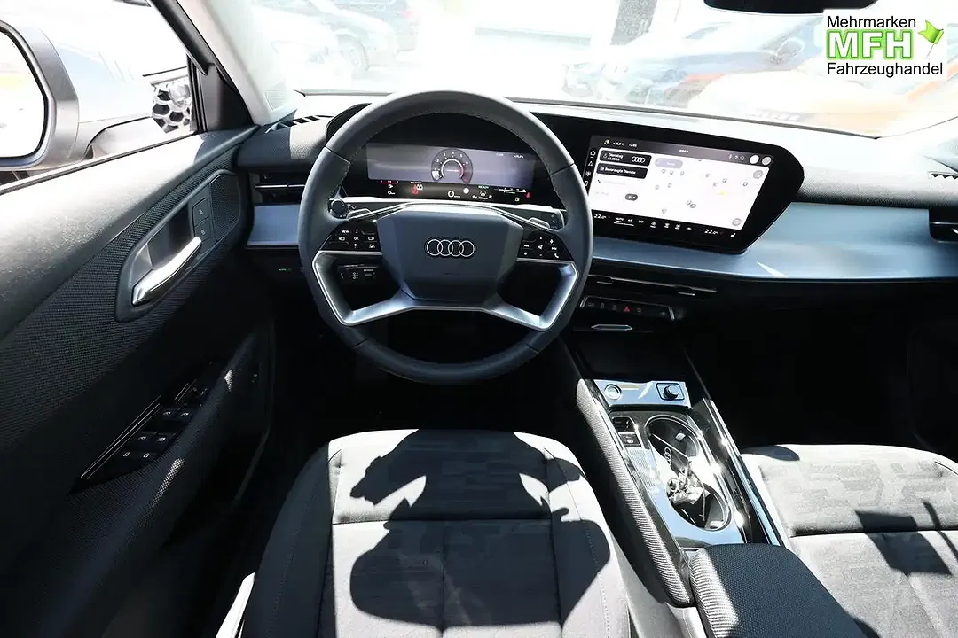 Audi Q3 - Thumbnail 6