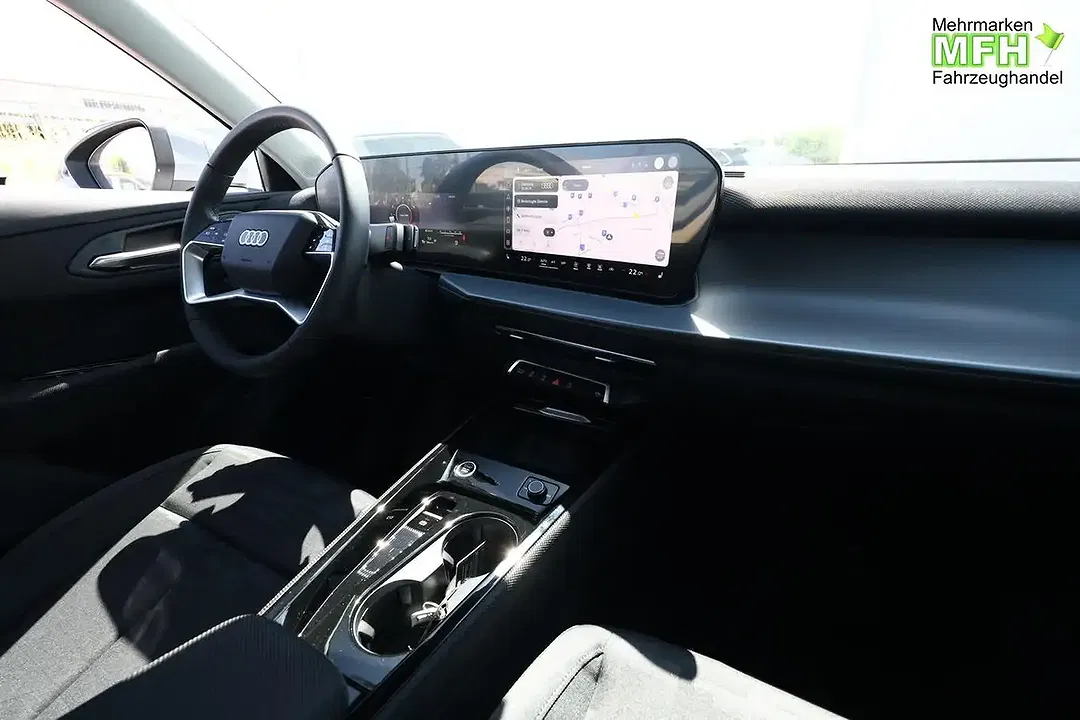 Audi Q3 - Thumbnail 8