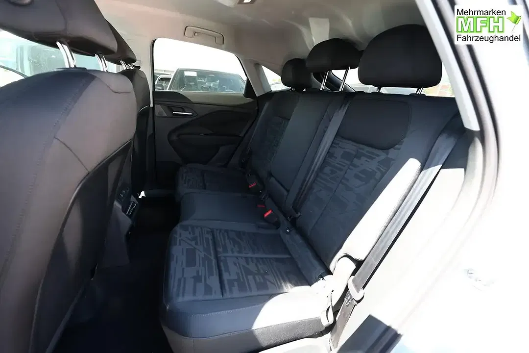 Audi Q3 - Thumbnail 9
