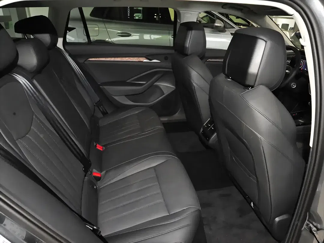Skoda Superb - Thumbnail 10