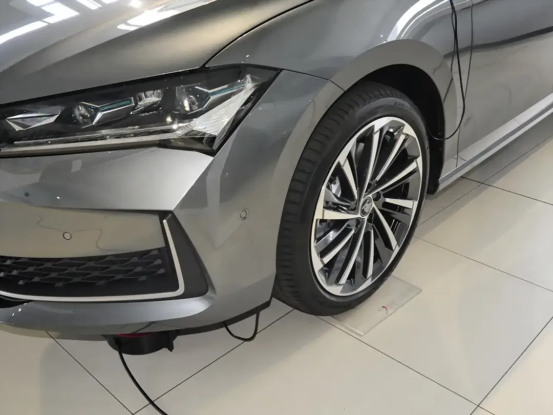Skoda Superb - Thumbnail 5