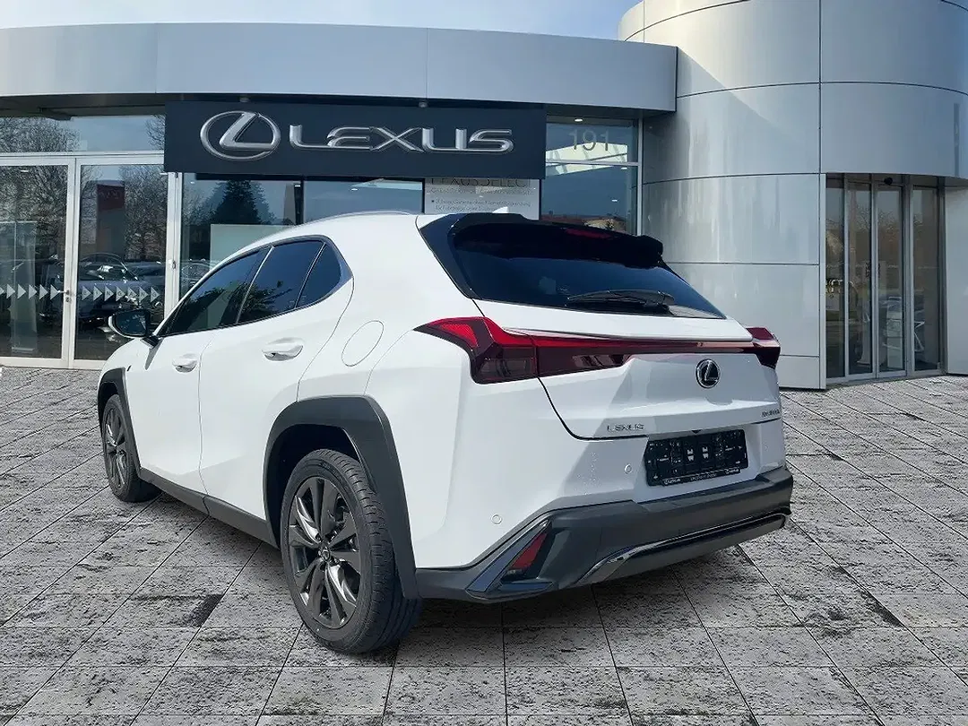 Lexus UX 300h - Thumbnail 4