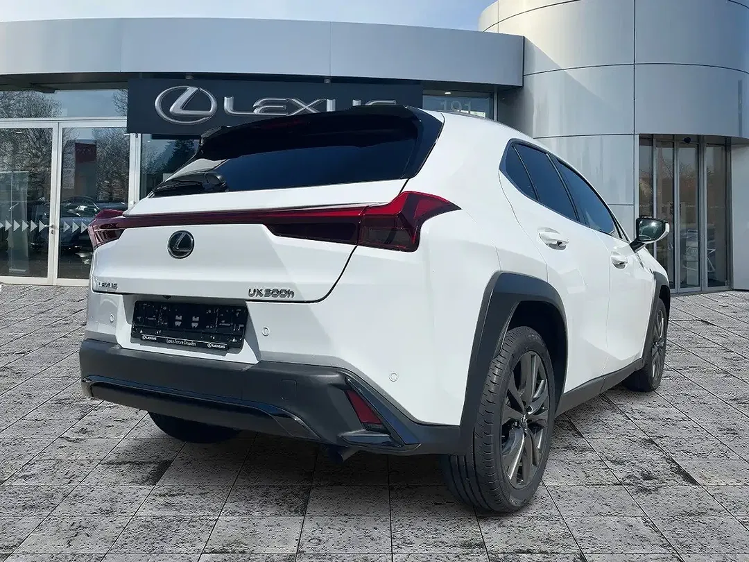 Lexus UX 300h - Thumbnail 5