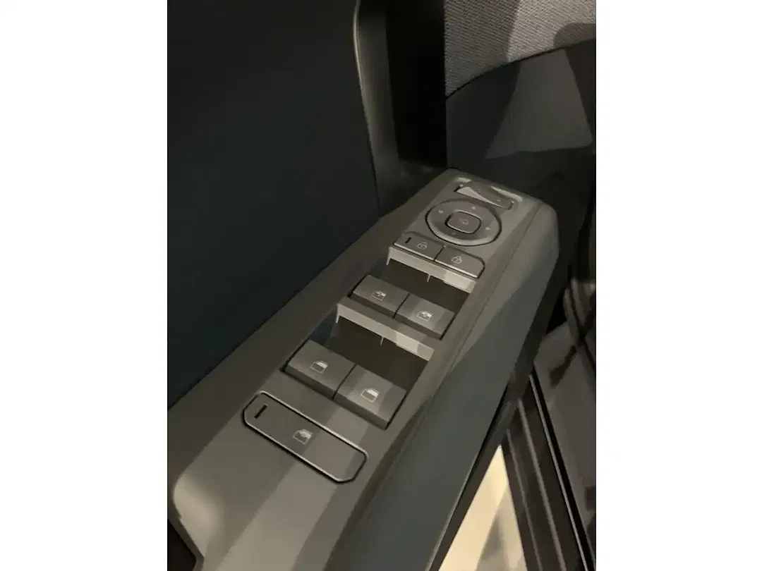 Kia EV3 - Thumbnail 11