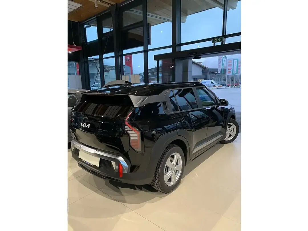 Kia EV3 - Thumbnail 3