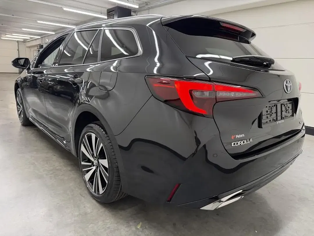 Toyota Corolla - Thumbnail 6