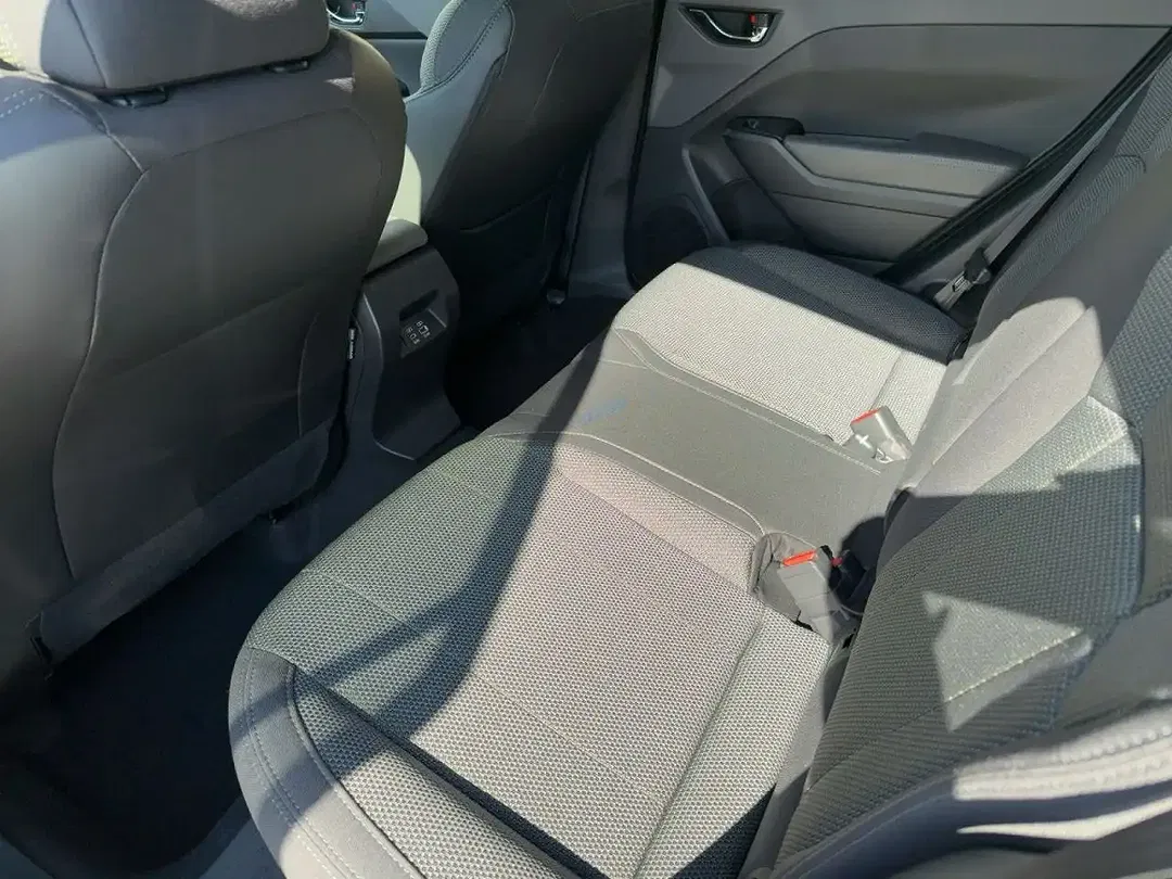 Subaru Crosstrek - Thumbnail 8
