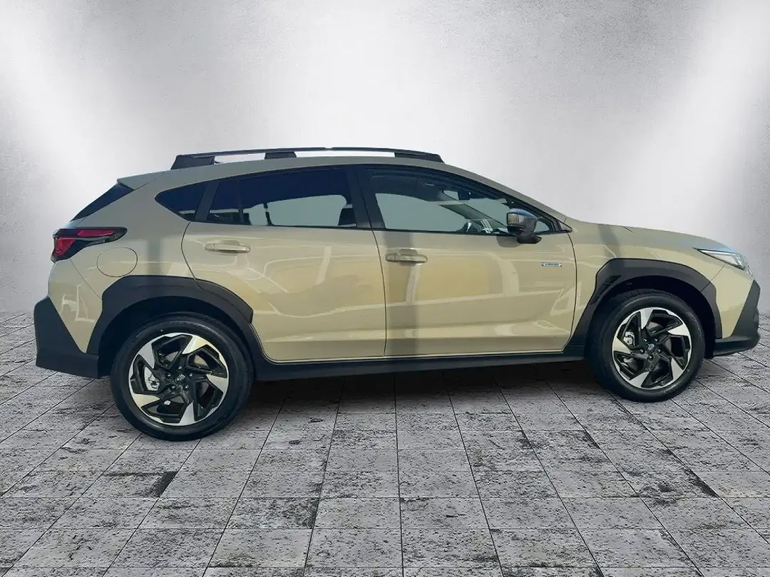 Subaru Crosstrek - Thumbnail 4