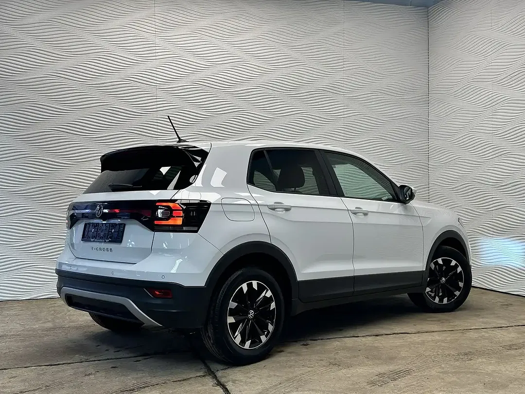 Volkswagen T-Cross - Thumbnail 11