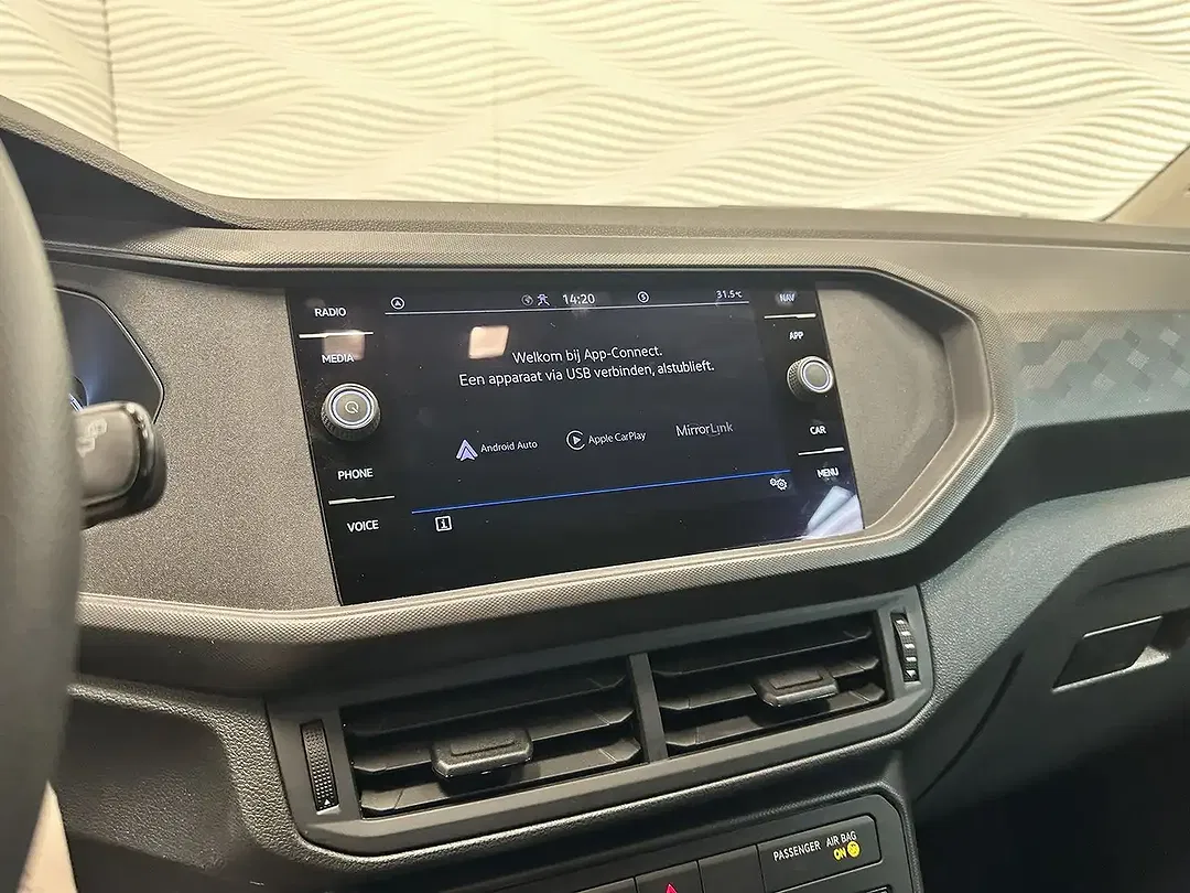 Volkswagen T-Cross - Thumbnail 23