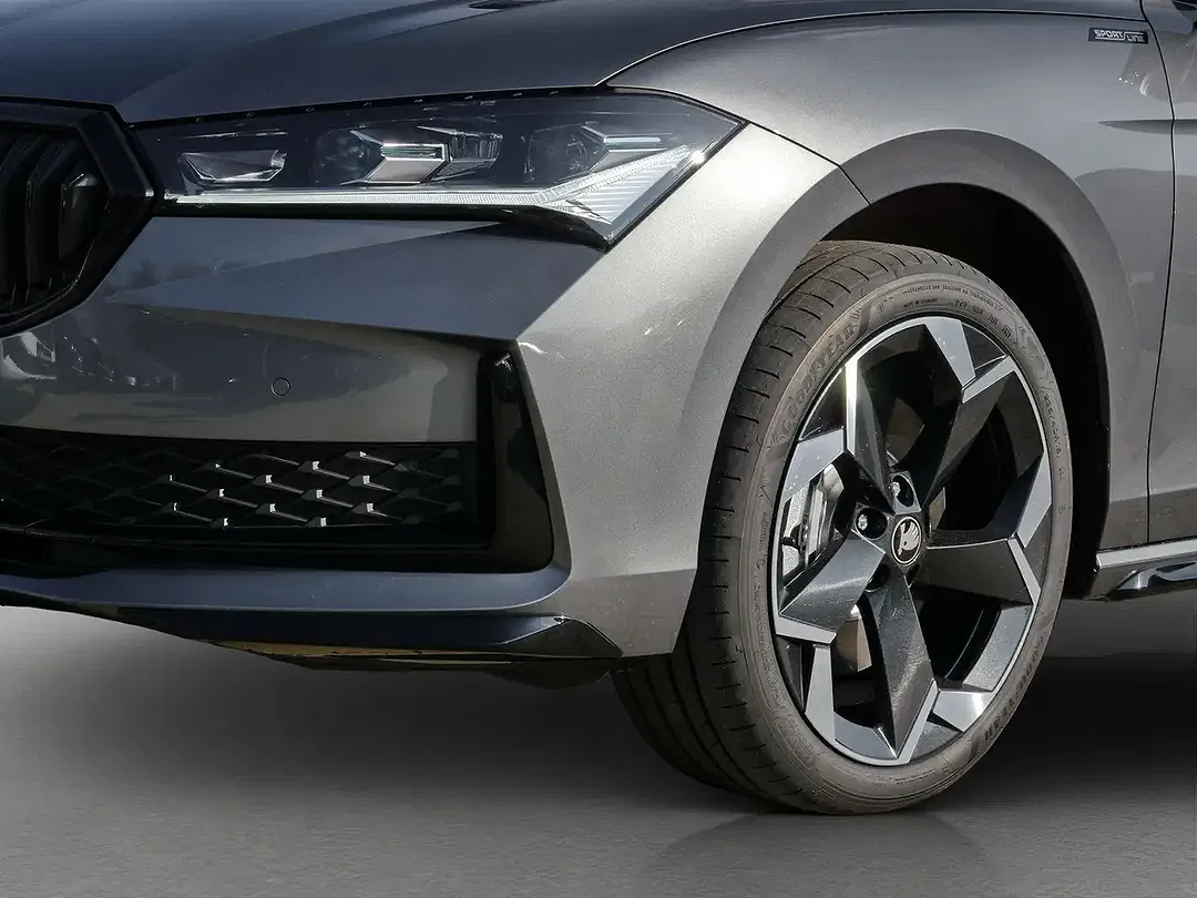 Skoda Superb - Thumbnail 12
