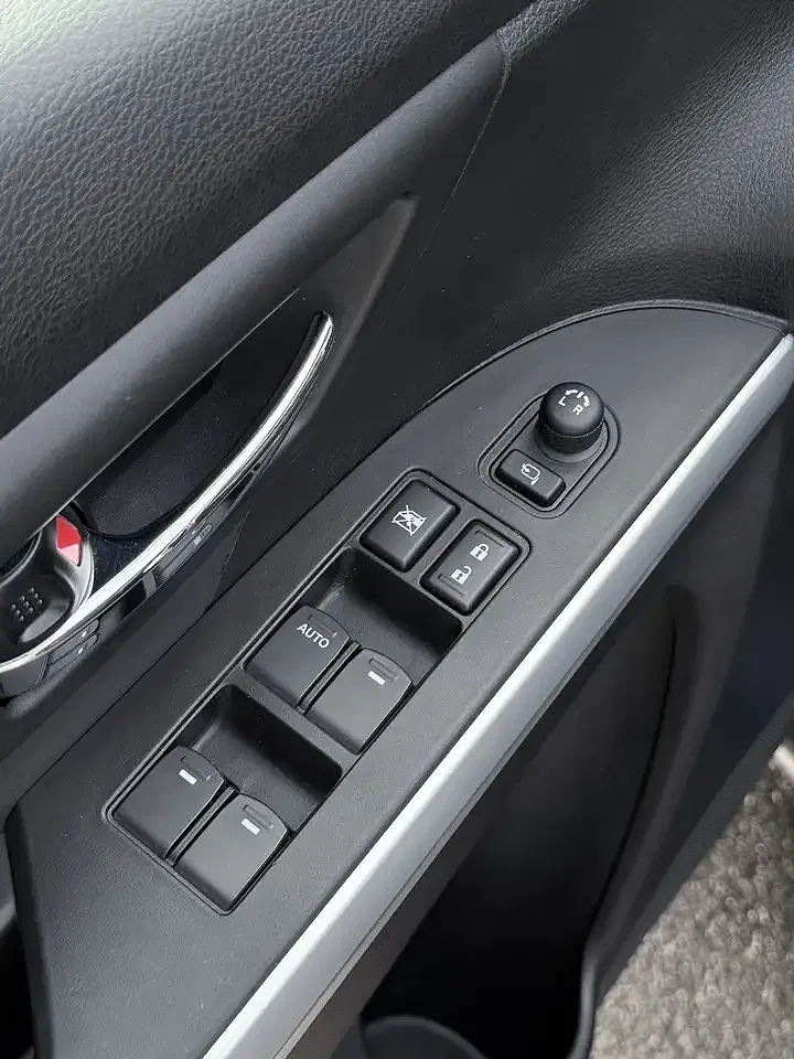 Suzuki SX4 S-Cross - Thumbnail 6