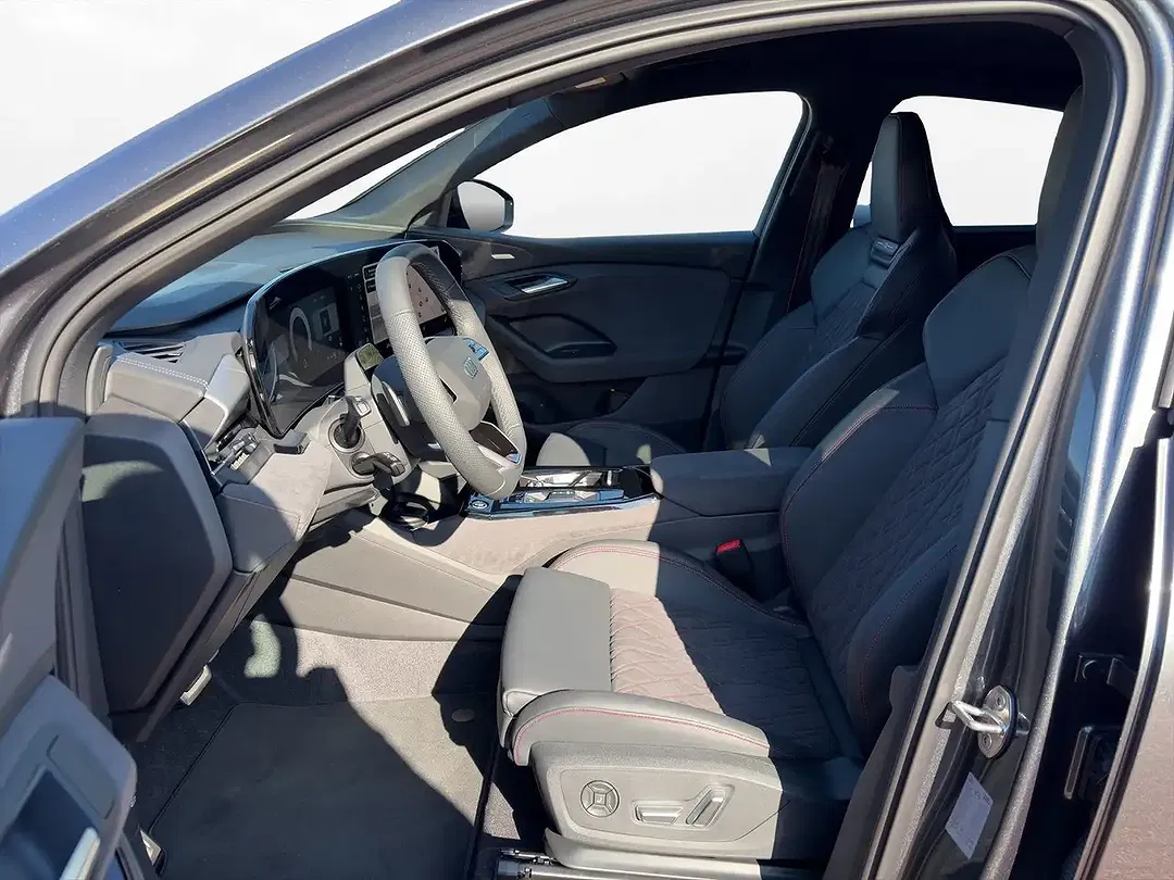 Audi Q6 e-tron - Thumbnail 2