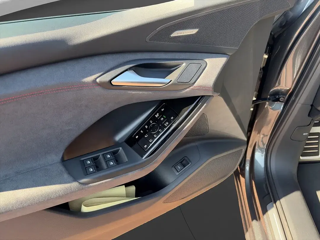 Audi Q6 e-tron - Thumbnail 3