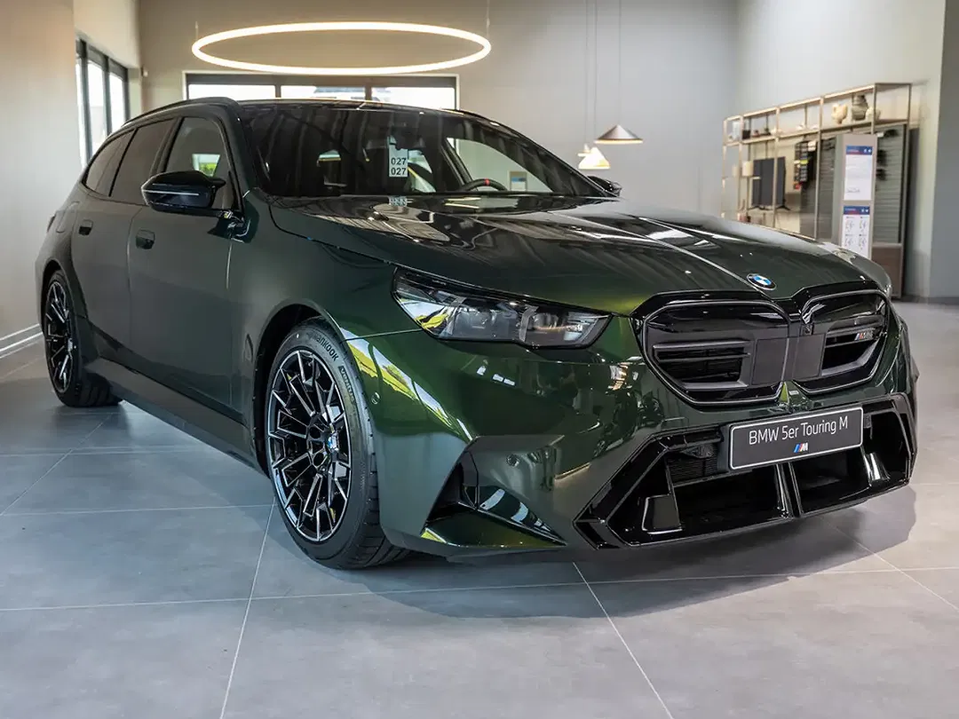 BMW M5 - Thumbnail 4