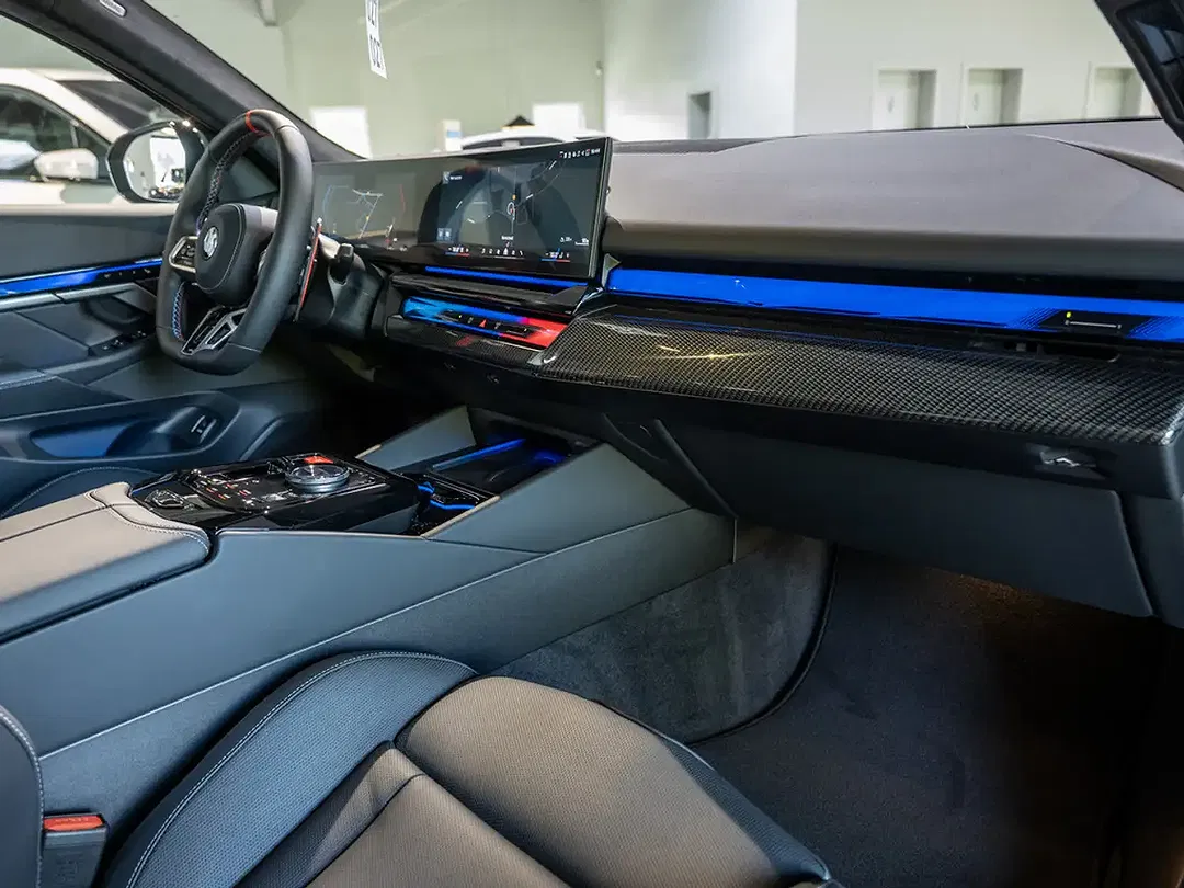 BMW M5 - Thumbnail 7