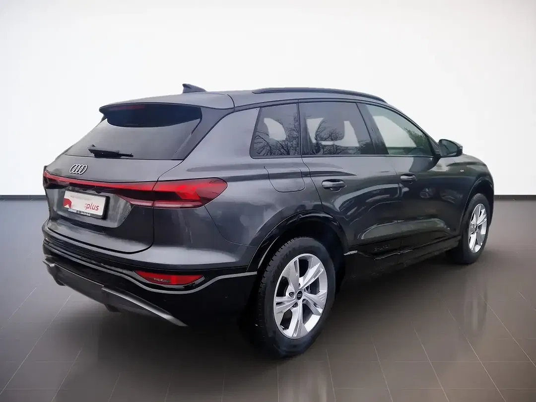 Audi Q6 e-tron - Thumbnail 3