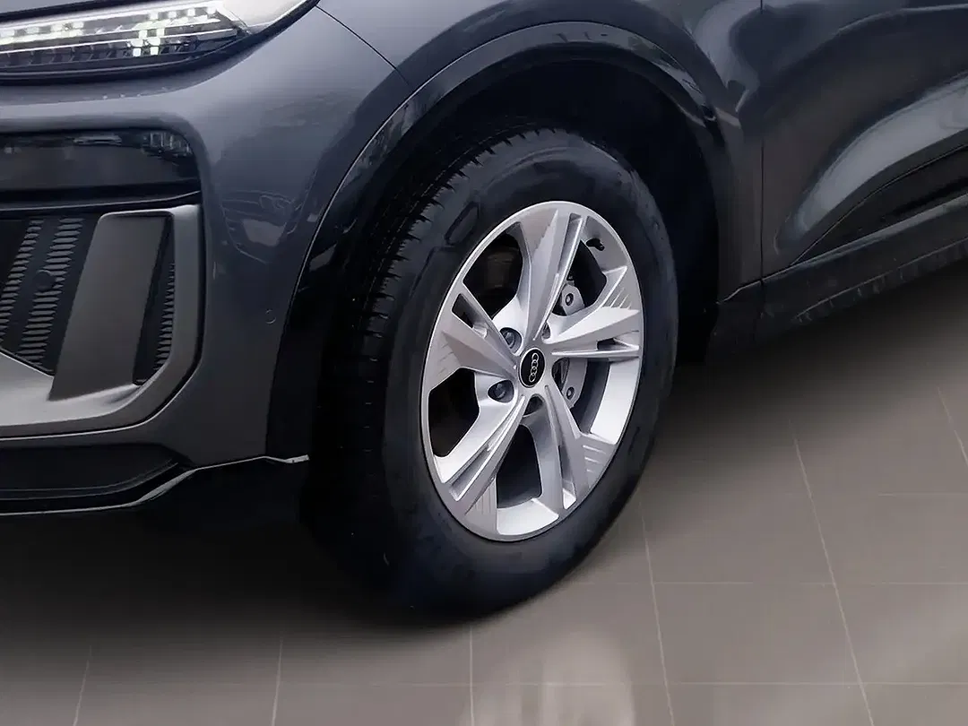Audi Q6 e-tron - Thumbnail 6