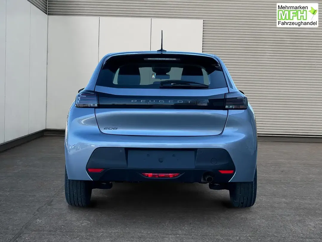 Peugeot 208 - Thumbnail 4