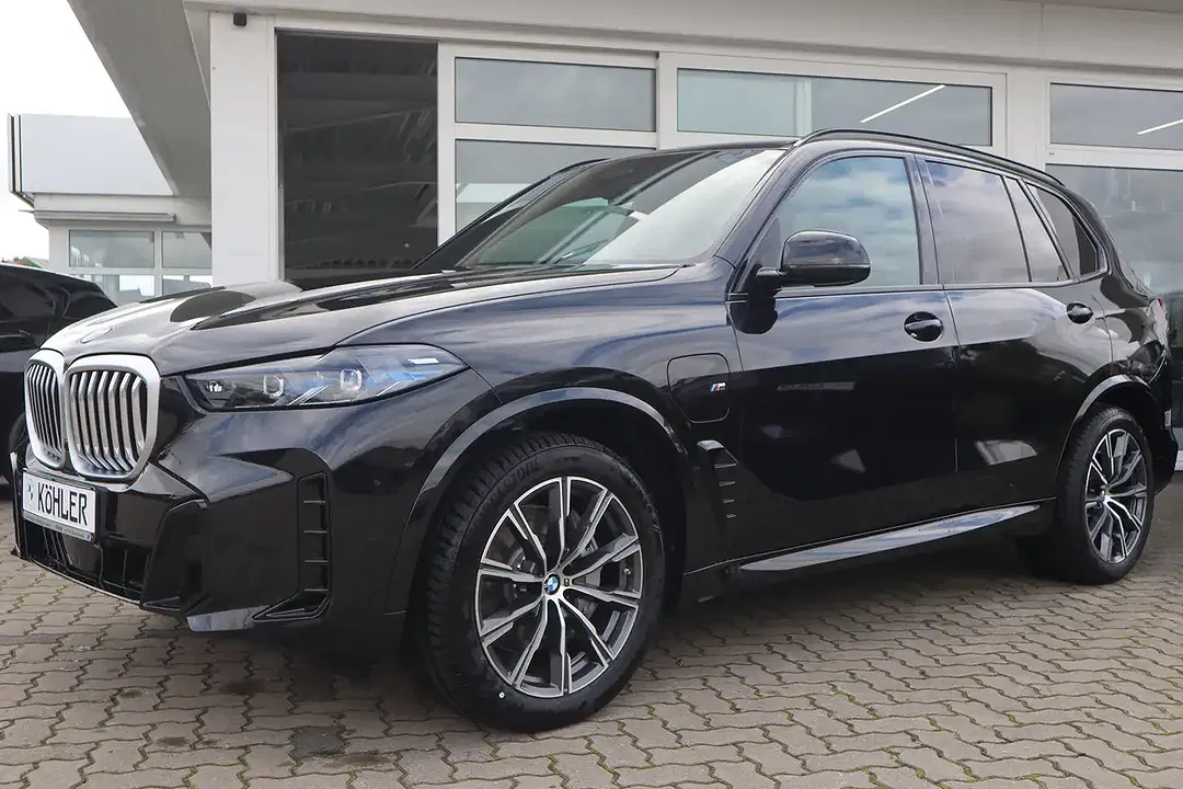 BMW X5 - Thumbnail 1