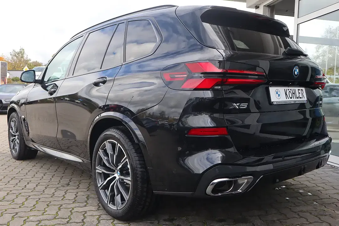 BMW X5 - Thumbnail 3