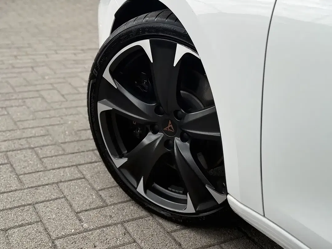 CUPRA Leon - Thumbnail 10