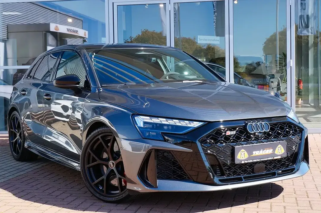 Audi RS3 - Thumbnail 2