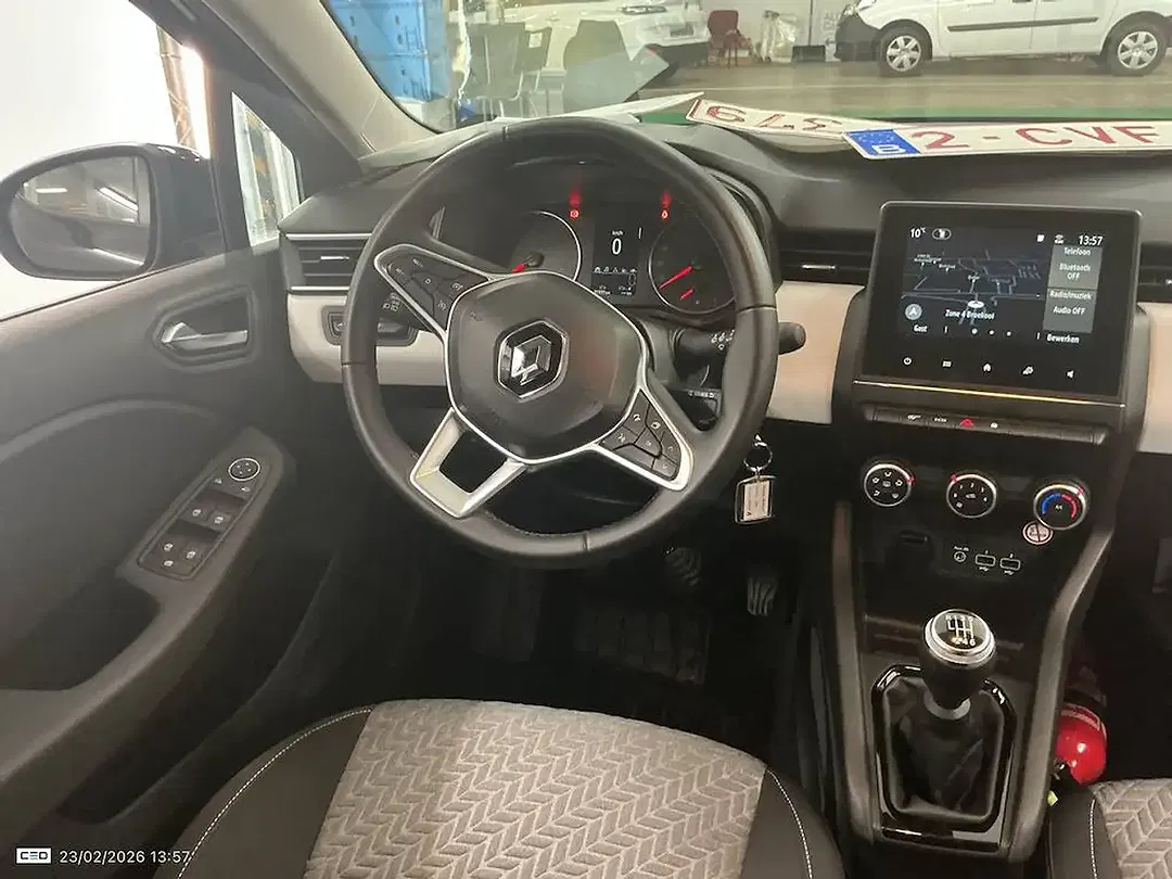 Renault Clio - Thumbnail 6