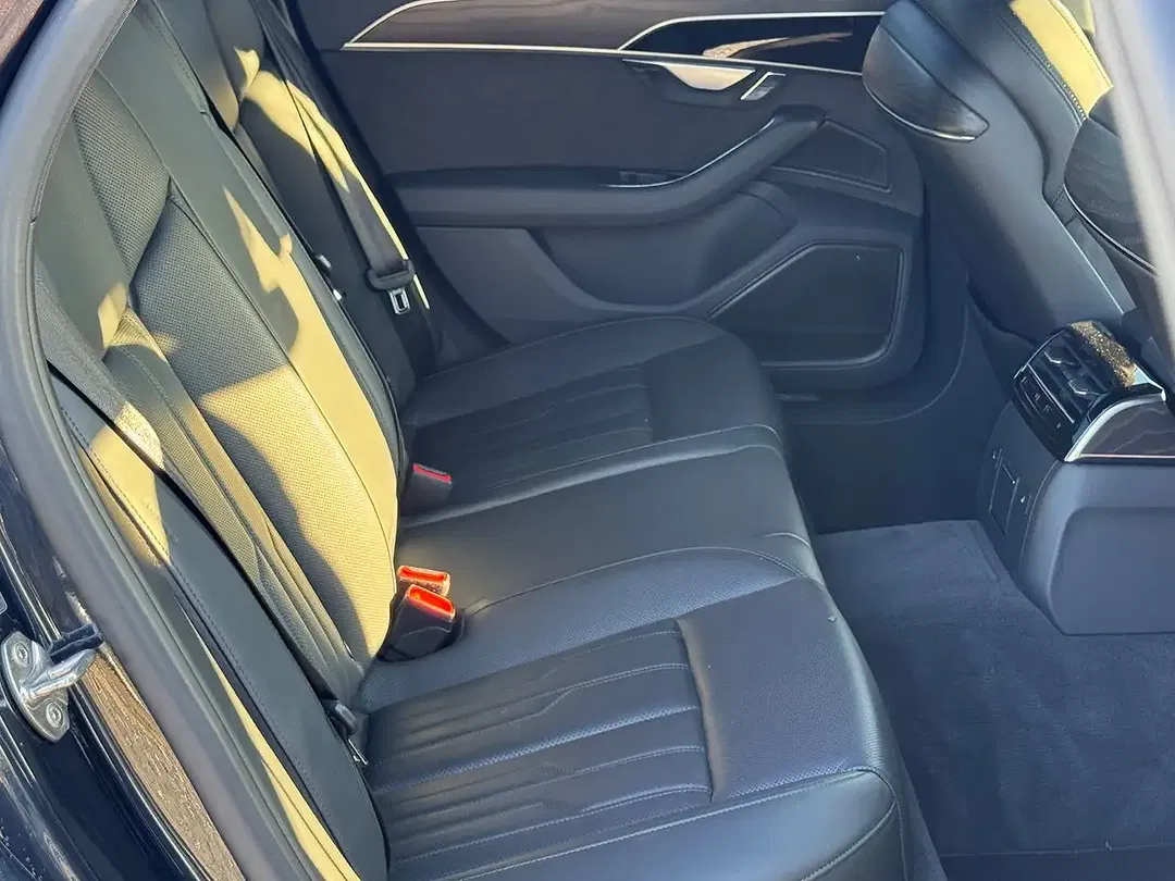 Audi A8 - Thumbnail 12