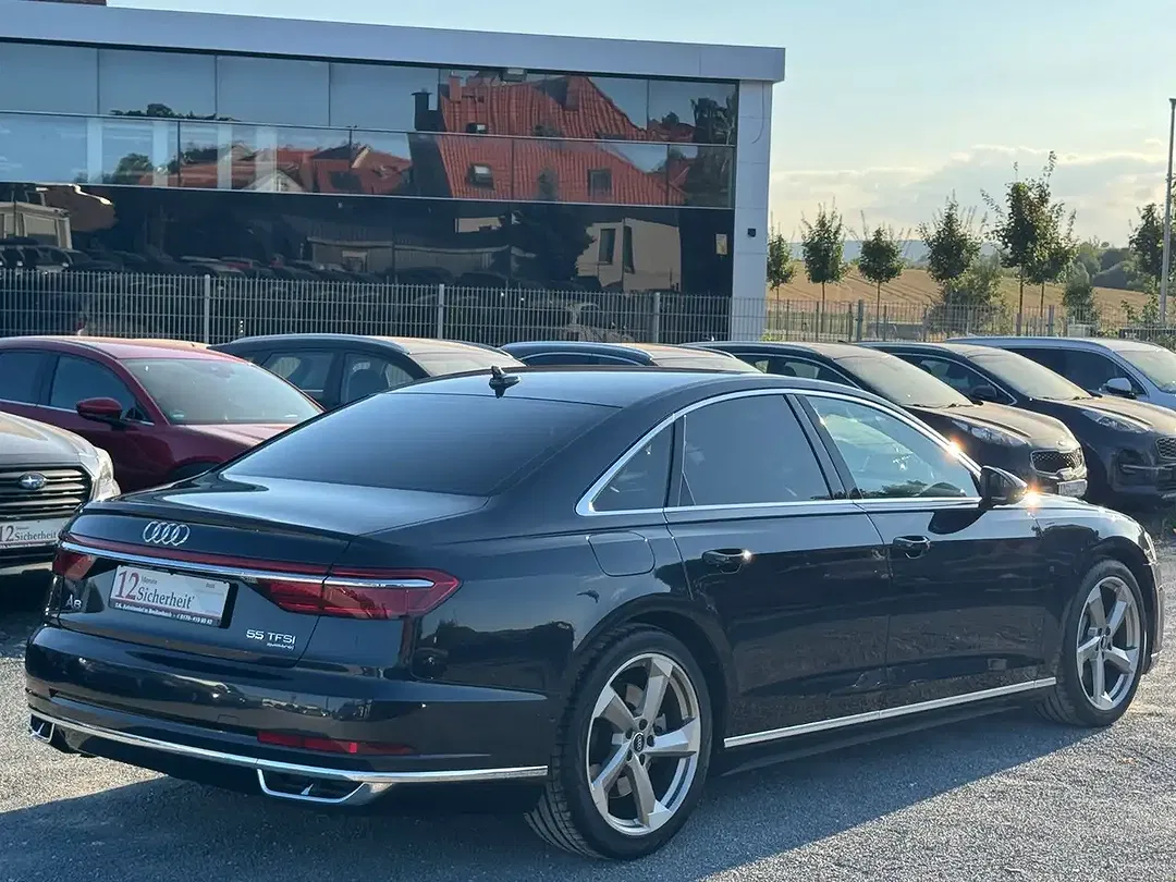 Audi A8 - Thumbnail 6