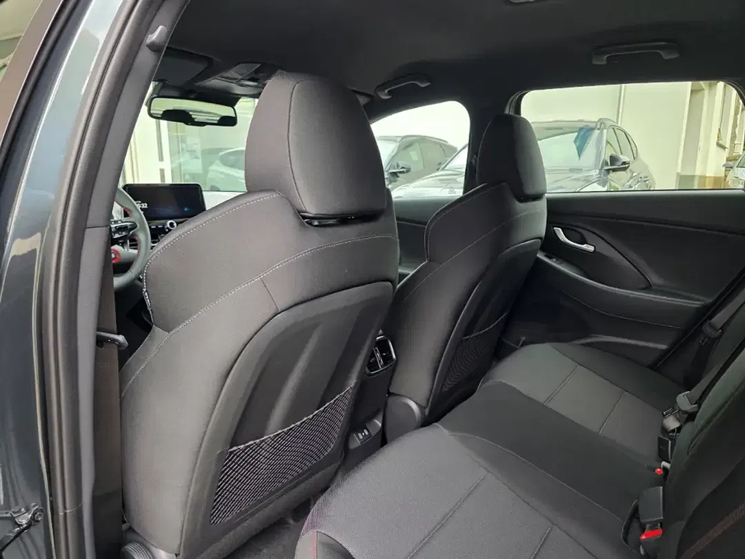 Hyundai i30 - Thumbnail 15