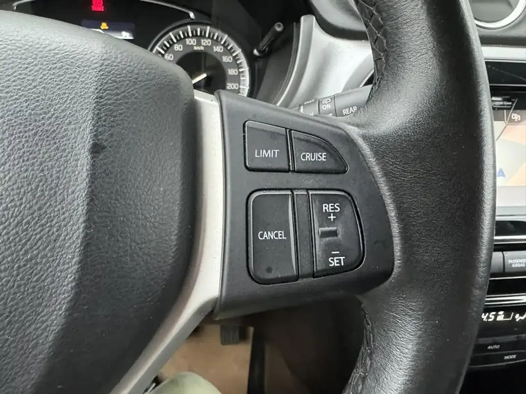 Suzuki Vitara - Thumbnail 13