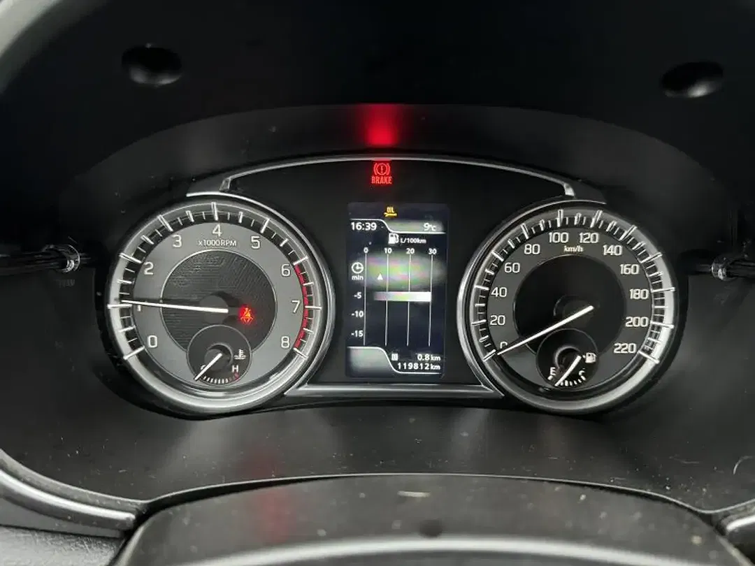Suzuki Vitara - Thumbnail 15