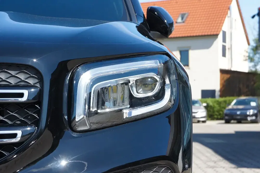 Mercedes-Benz GLB 200 - Thumbnail 9