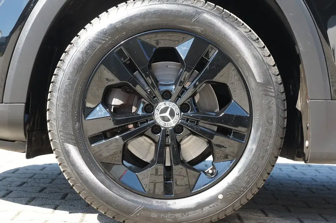 Mercedes-Benz GLB 200 - Thumbnail 10